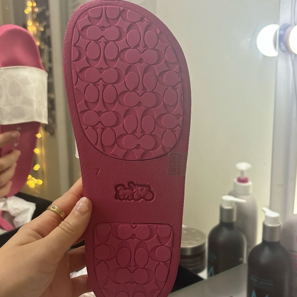 shoes - Picture 2 of 4